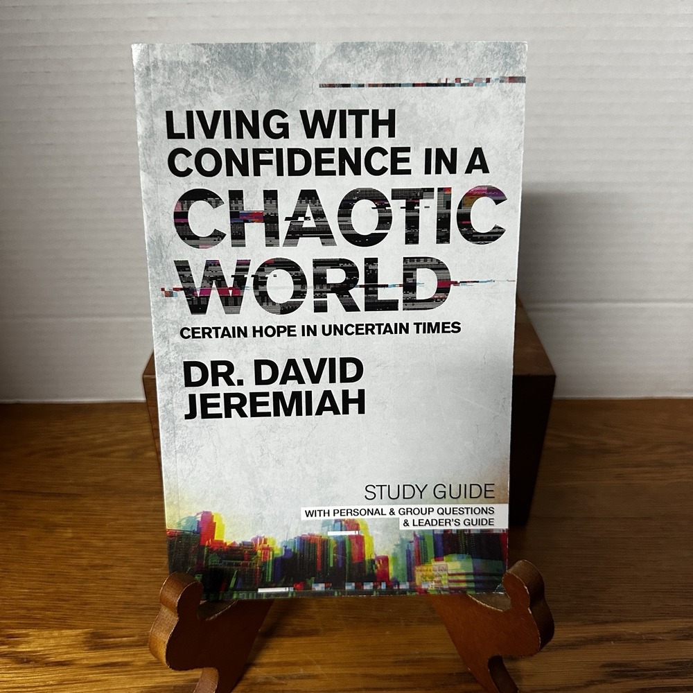 David Jeremiah PB Study Guide - Living with Confidence in a Chaotic World‎